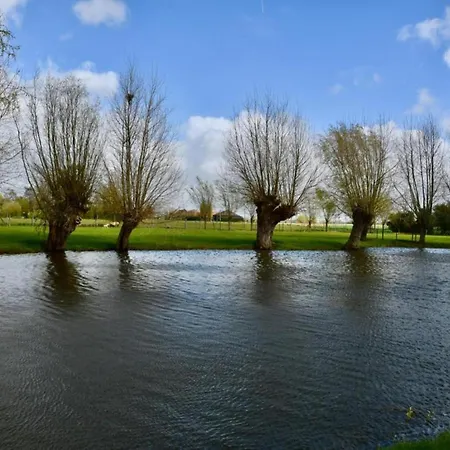 דירה In Near The Marina ניופורט