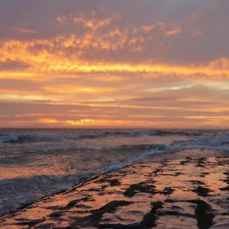 In Near The Marina ניופורט