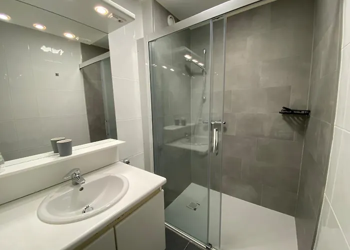 In Near The Marina Апартаменты *