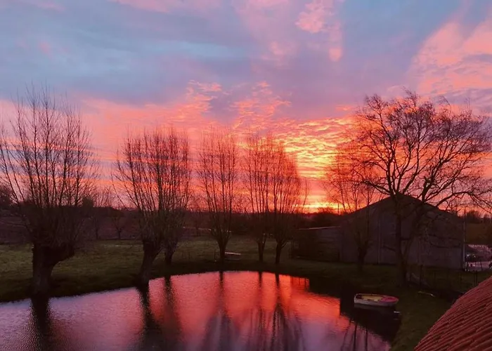 In Near The Marina * Ньивпорт