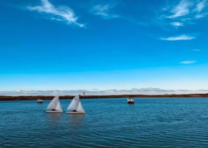 In Near The Marina Апартаменты